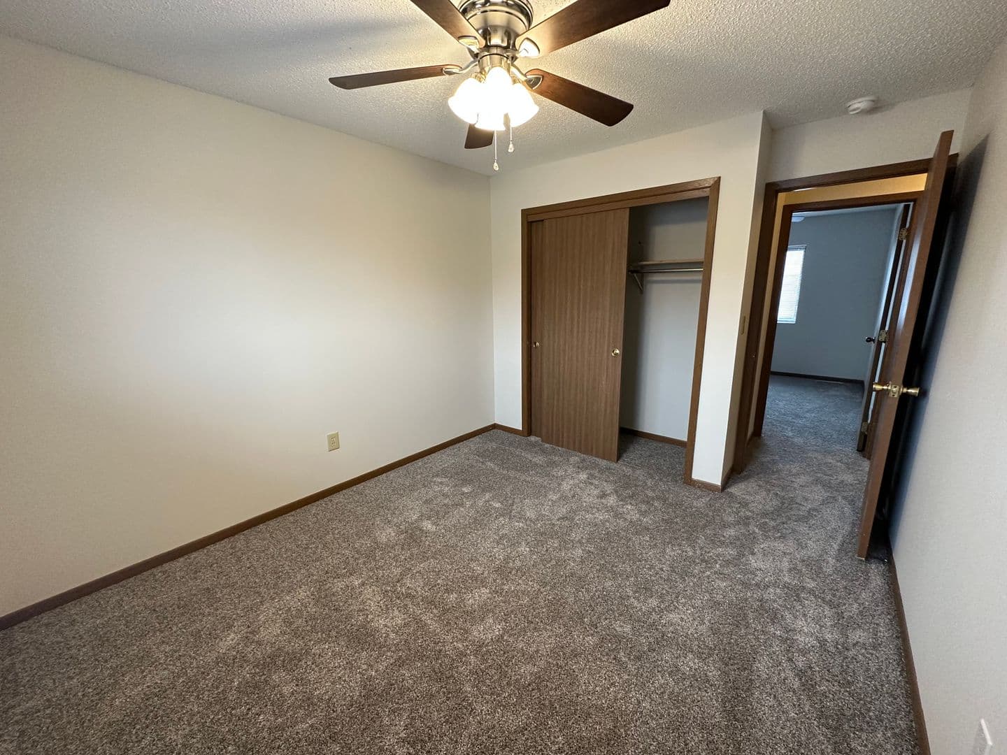 Ames Apartment: 1525 Little Bluestem Ct