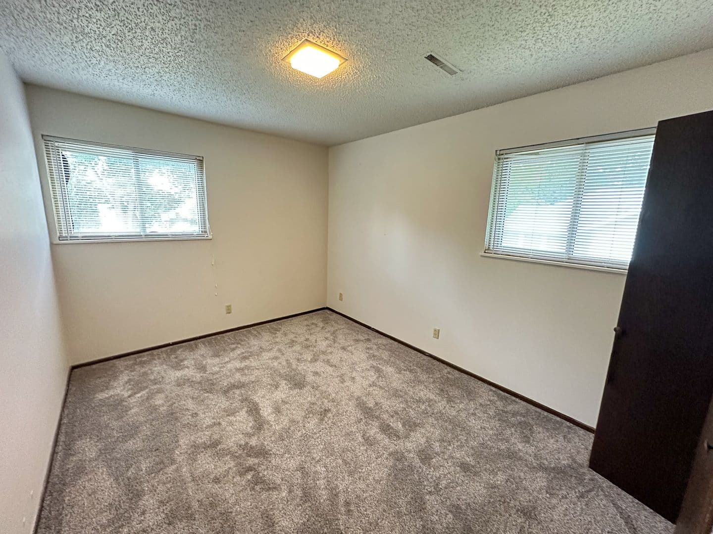 Ames Apartment: 121 Howard Ave