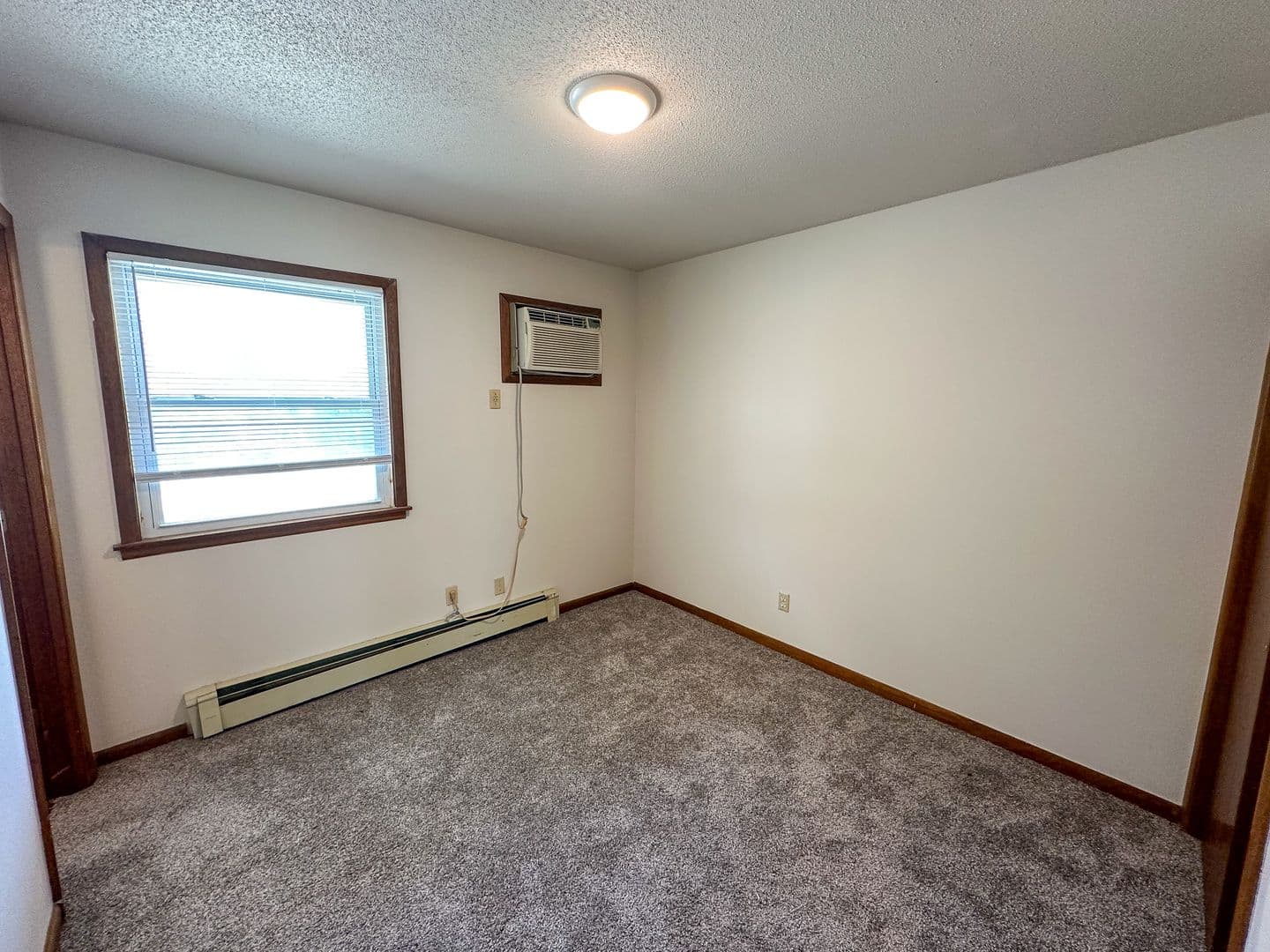 Ames Apartment: 2931 West St