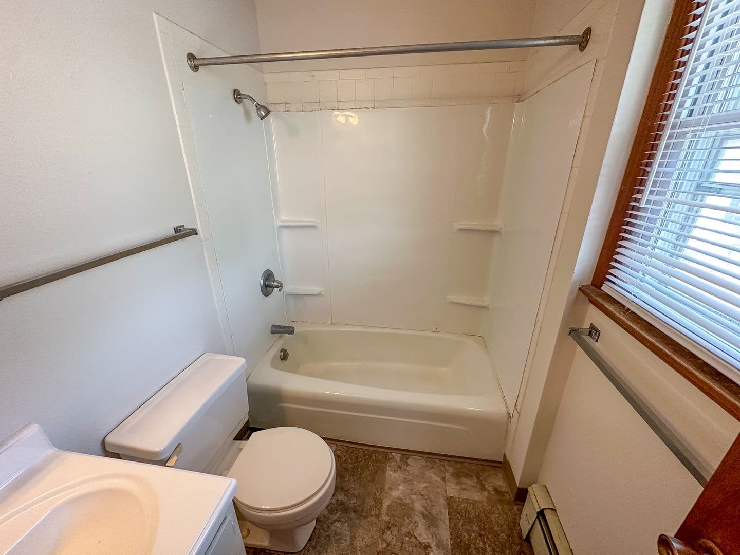 Ames Apartment: 2931 West St