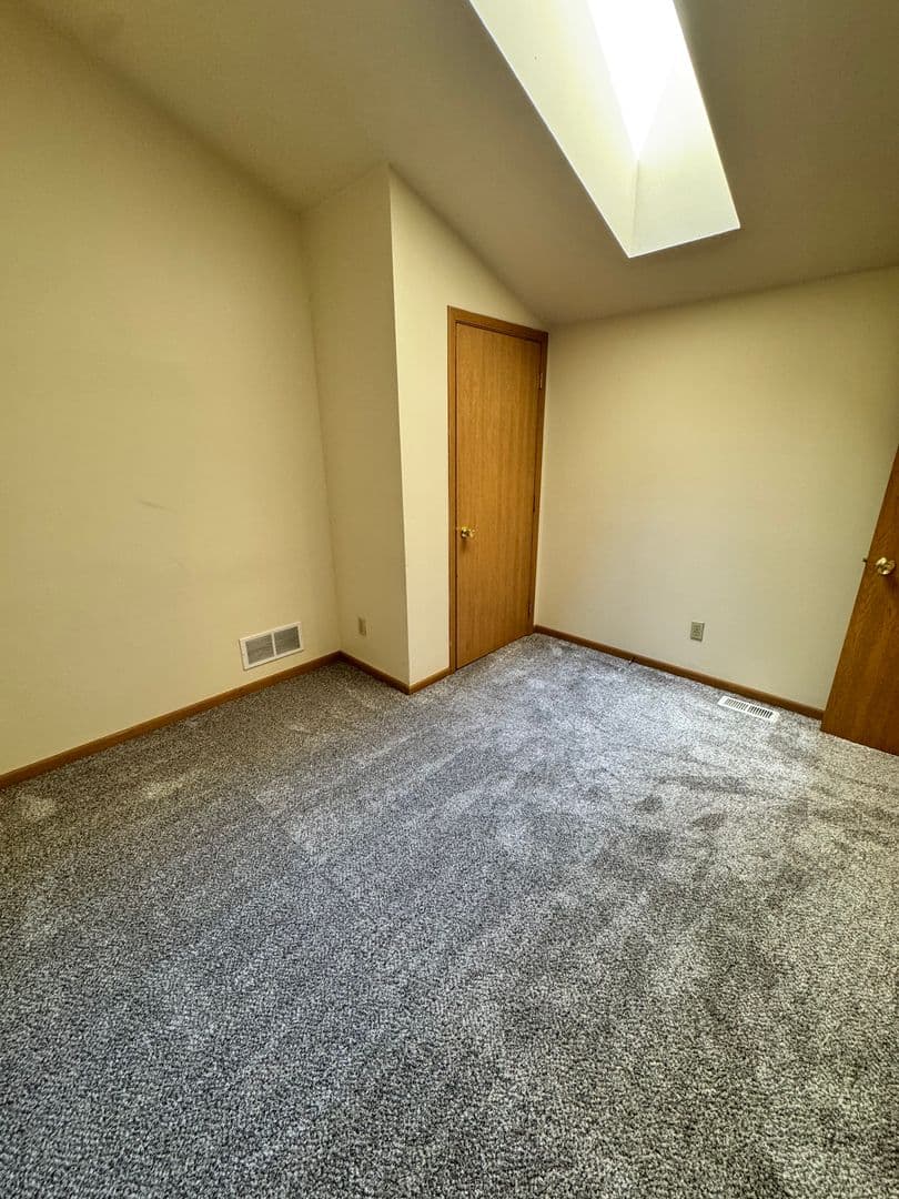 Ames Apartment: 210 Gray Ave
