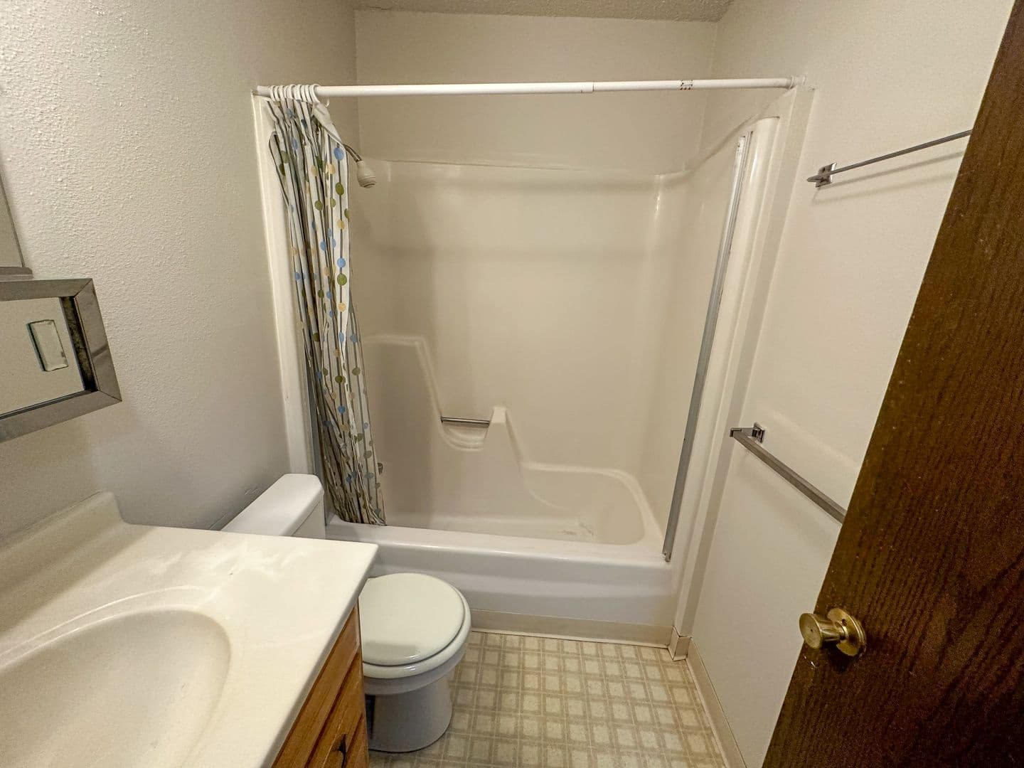 Ames Apartment: 121 Howard Ave