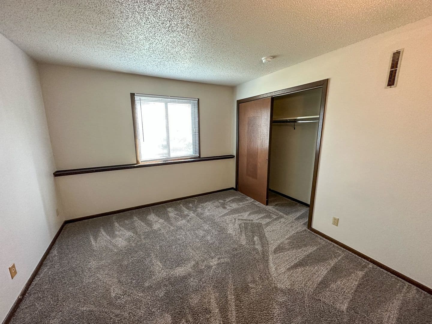 Ames Apartment: 4518 Hutchison St