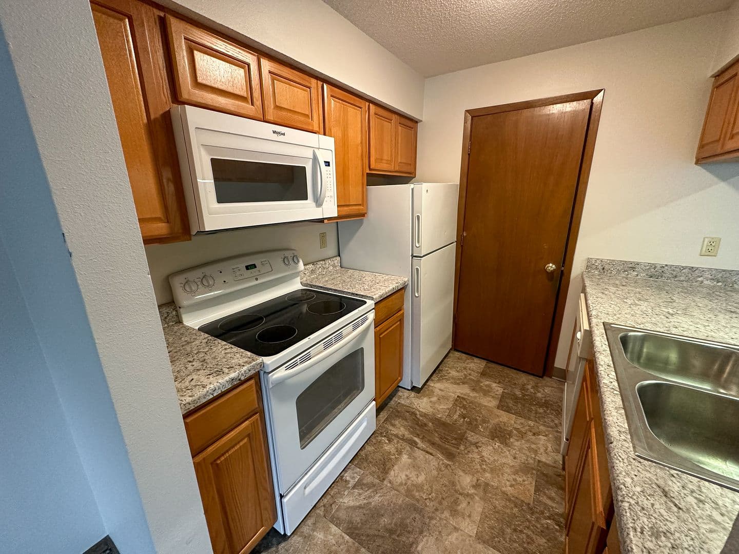 Ames Apartment: 1225 Delaware Ave