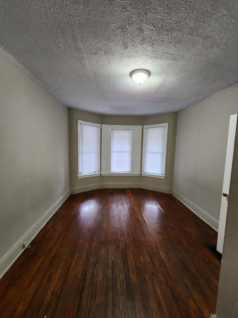 Rochester Apartment: 192 N Union St