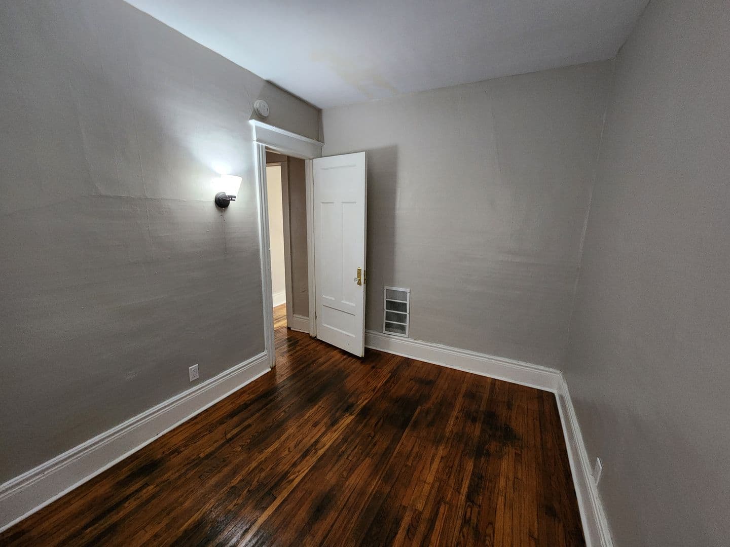 Rochester Apartment: 15-17 Sawyer Street