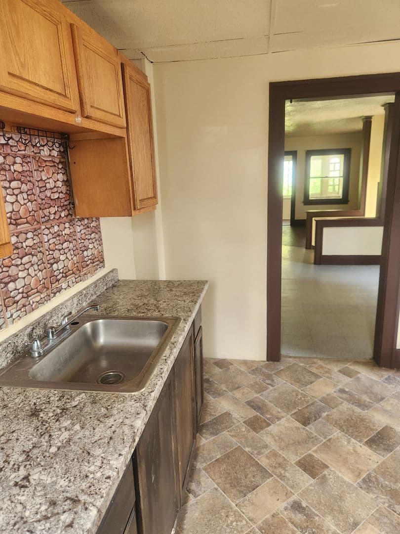 Rochester Apartment: 383 - 385 Columbia Avenue