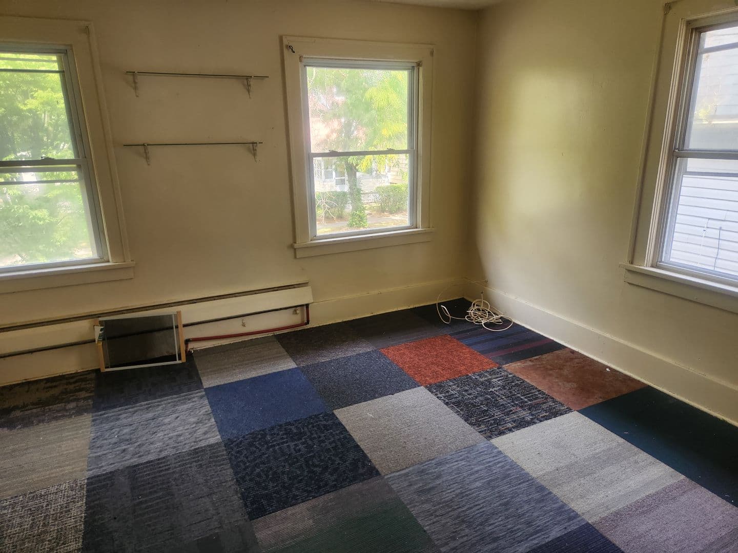 Rochester Apartment: 383 - 385 Columbia Avenue