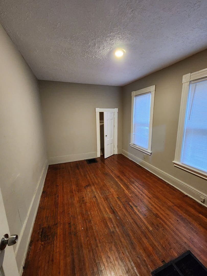 Rochester Apartment: 192 N Union St