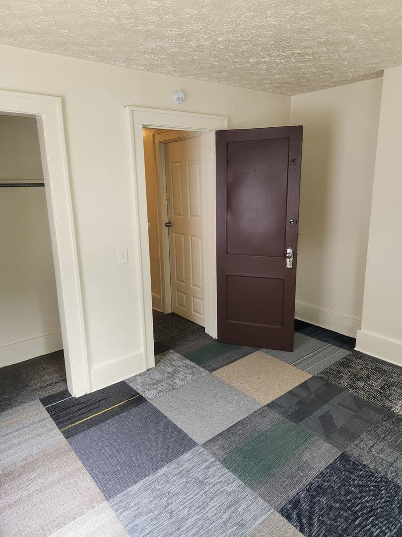 Rochester Apartment: 383 - 385 Columbia Avenue