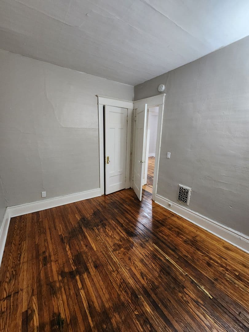 Rochester Apartment: 15-17 Sawyer Street