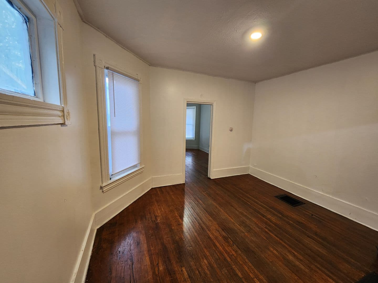 Rochester Apartment: 192 N Union St