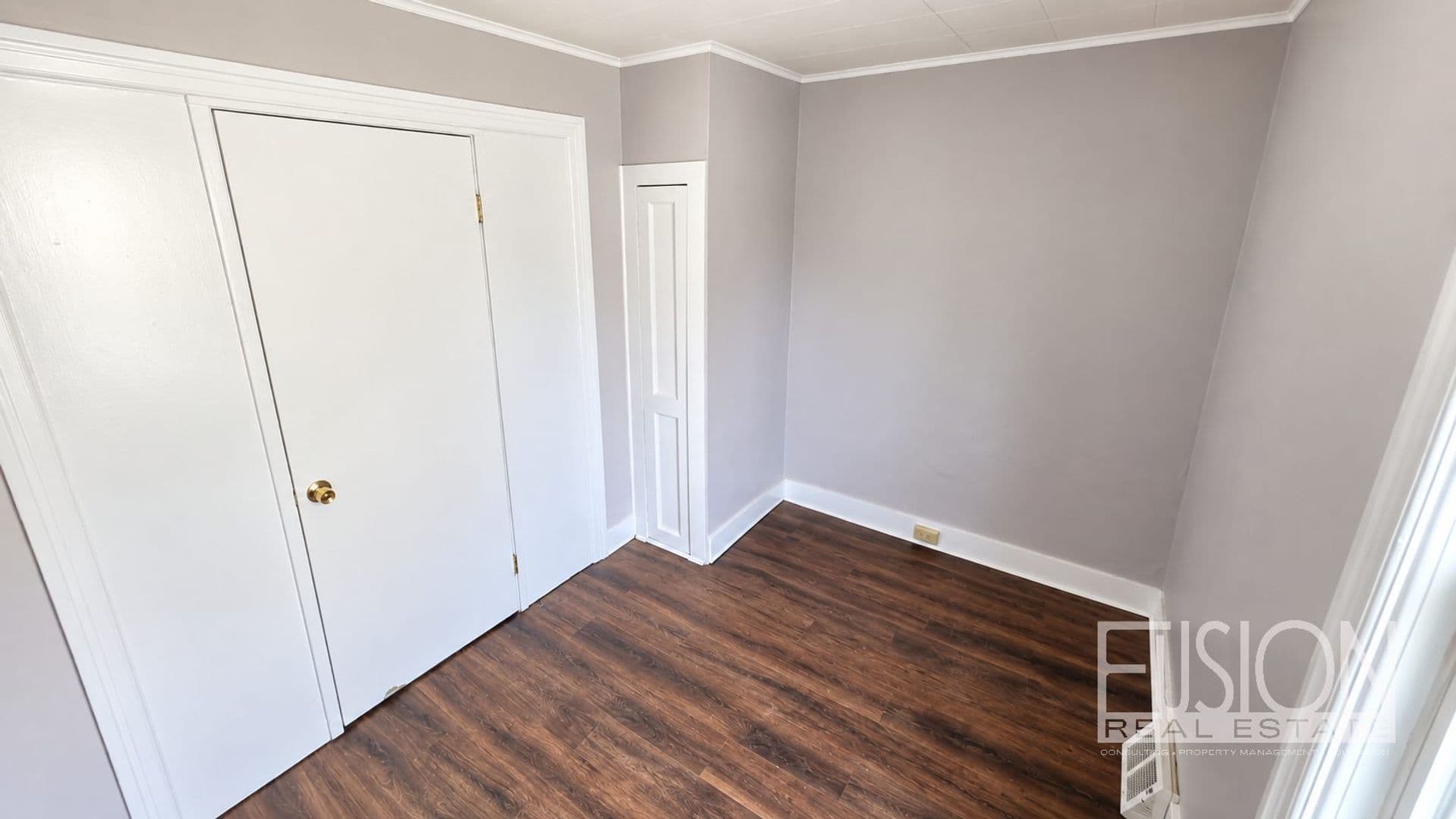 Burlington Apartment: 46 Lafountain Street