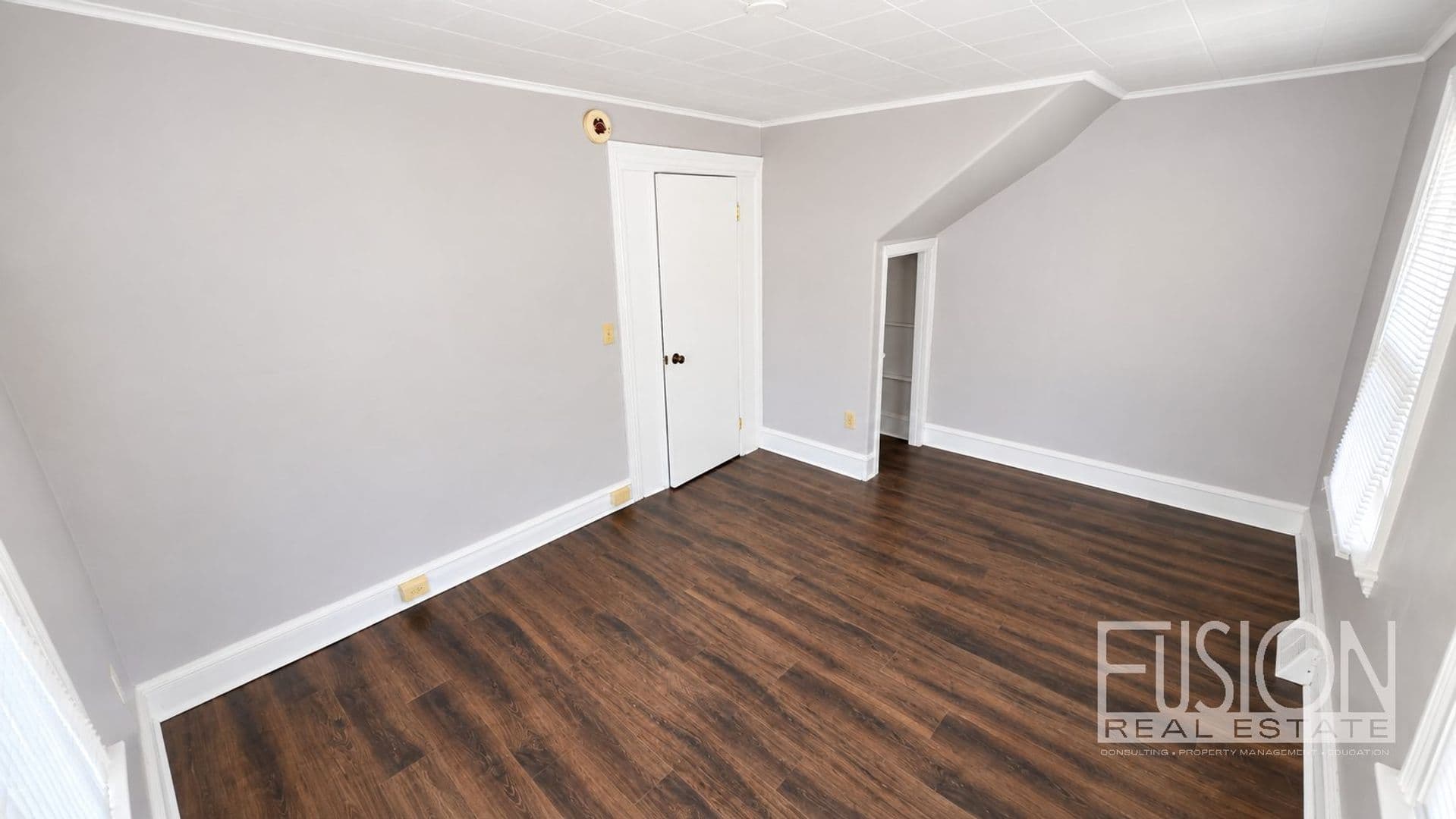 Burlington Apartment: 46 Lafountain Street