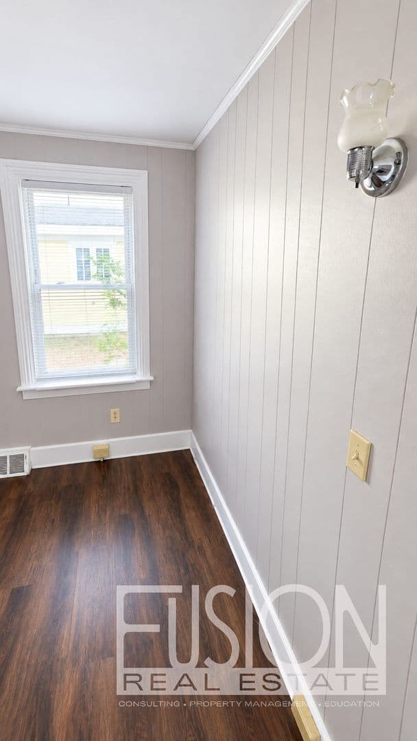 Burlington Apartment: 46 Lafountain Street