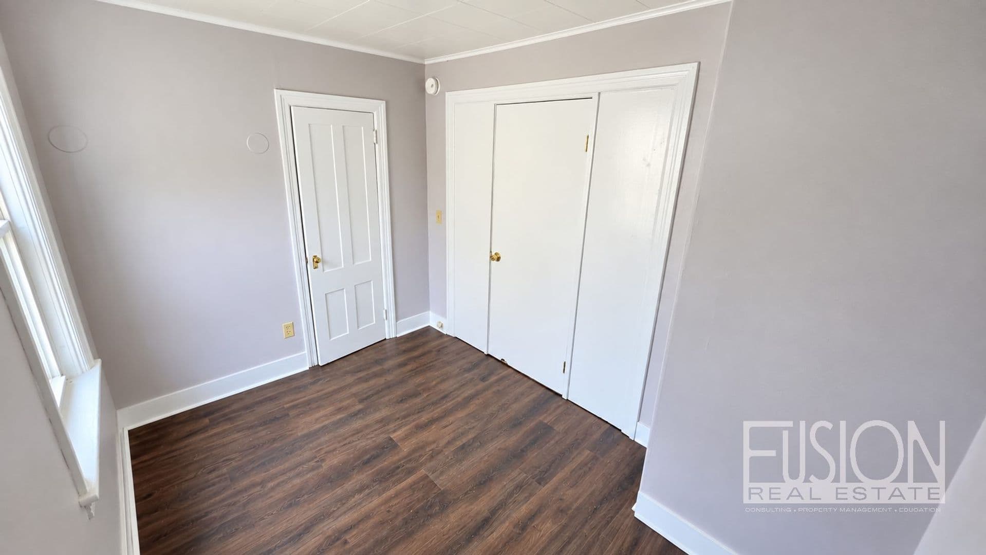 Burlington Apartment: 46 Lafountain Street