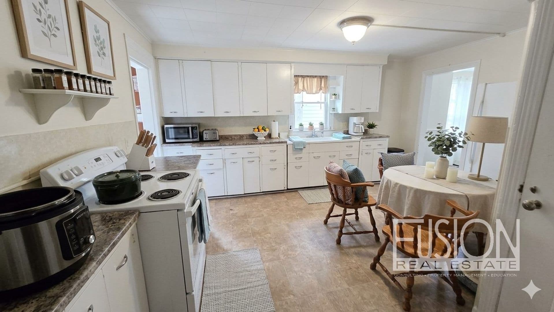 Burlington Apartment: 46 Lafountain Street