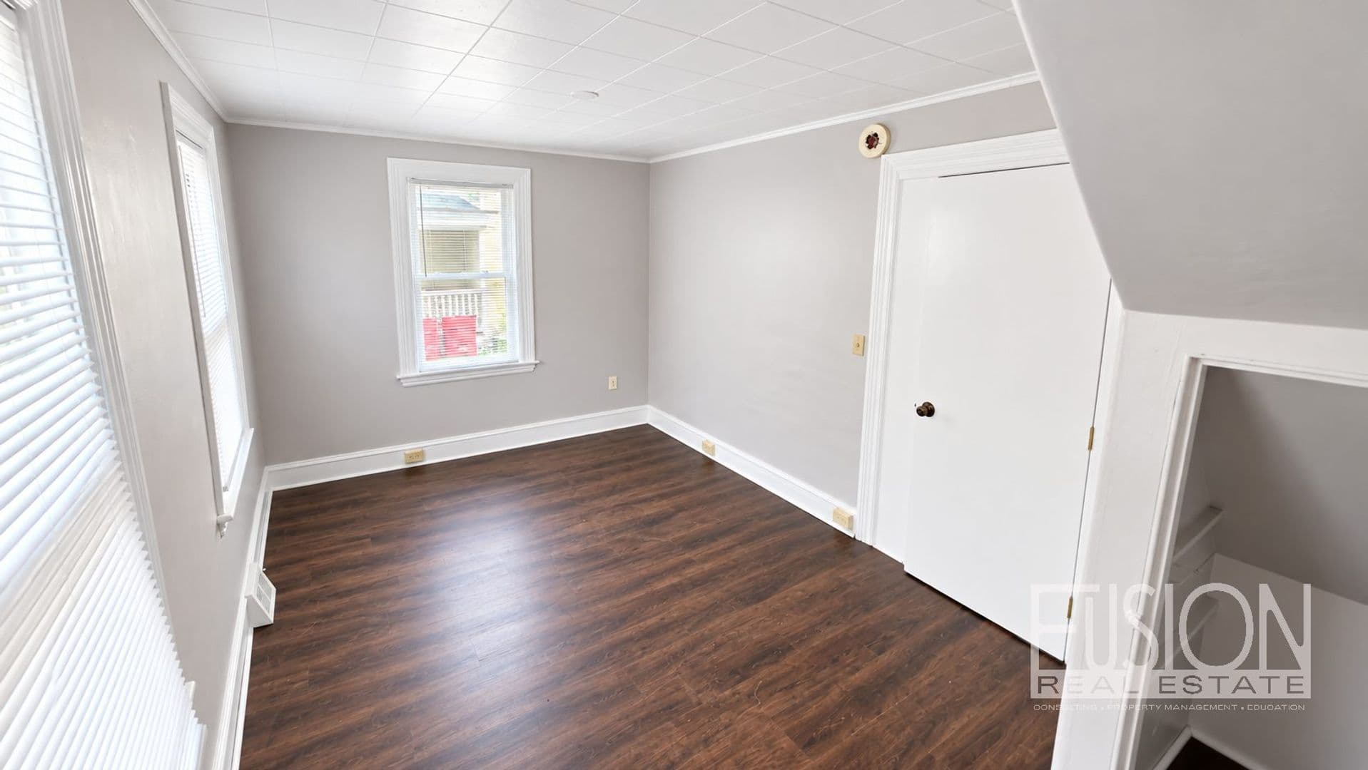 Burlington Apartment: 46 Lafountain Street