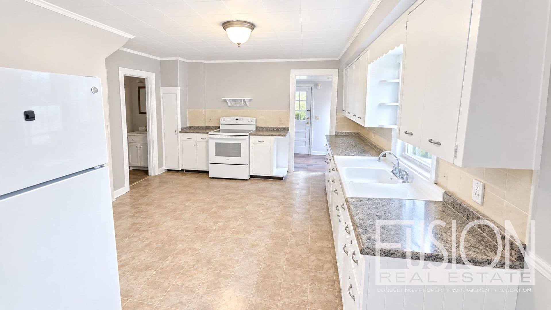 Burlington Apartment: 46 Lafountain Street