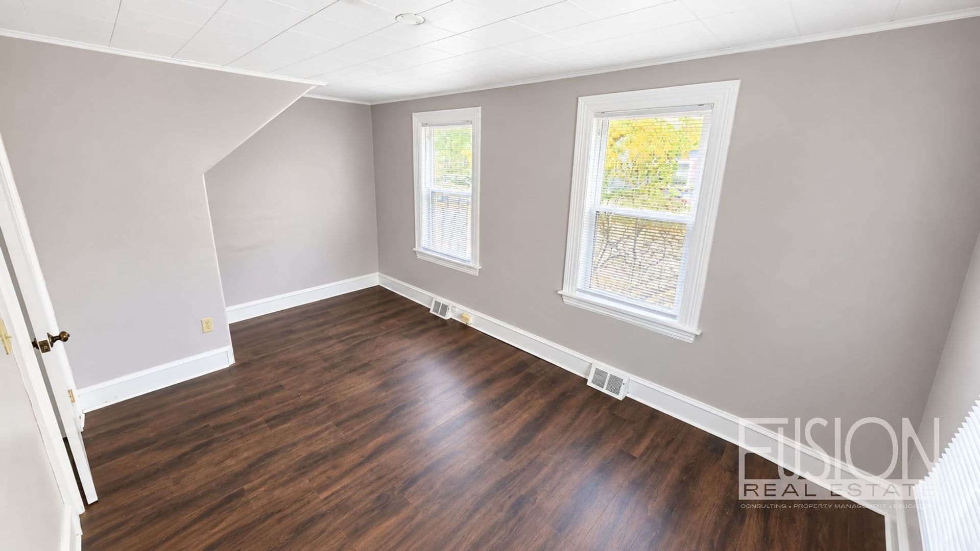 Burlington Apartment: 46 Lafountain Street