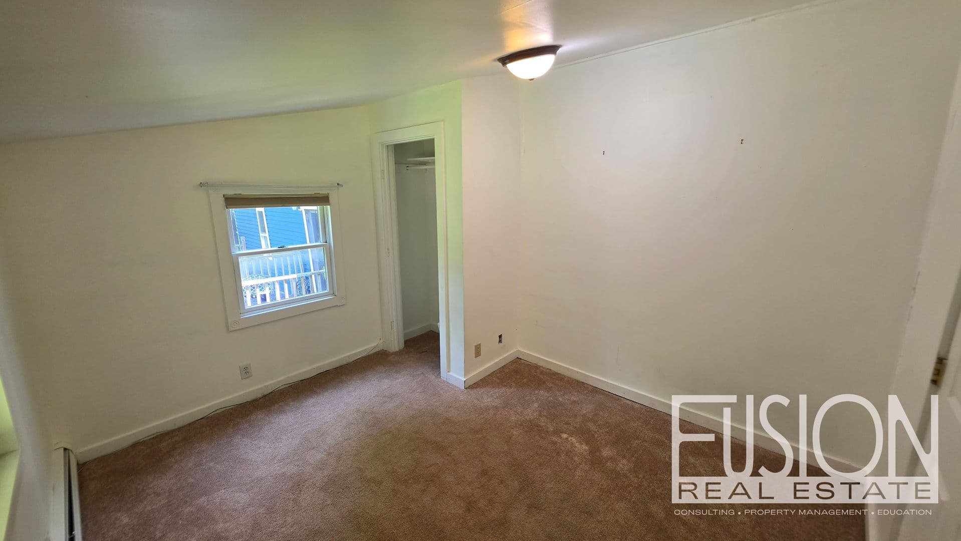 Burlington House: 446 Colchester Avenue