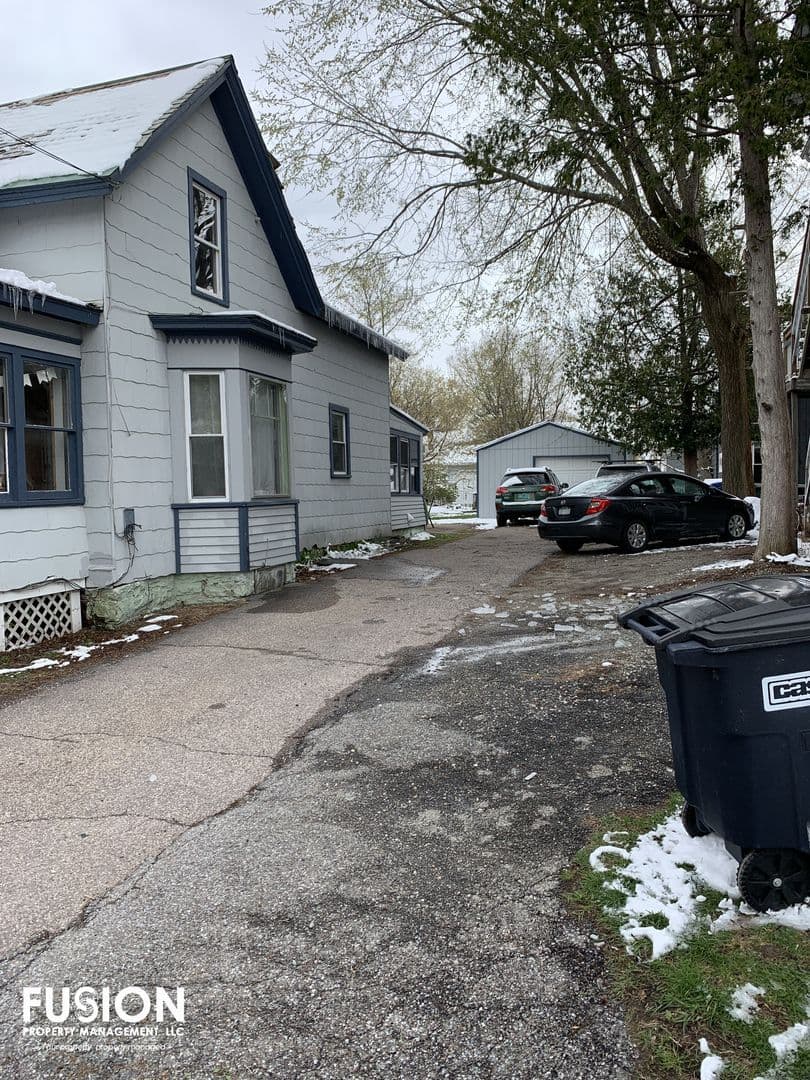 Burlington Apartment: 46 Lafountain Street