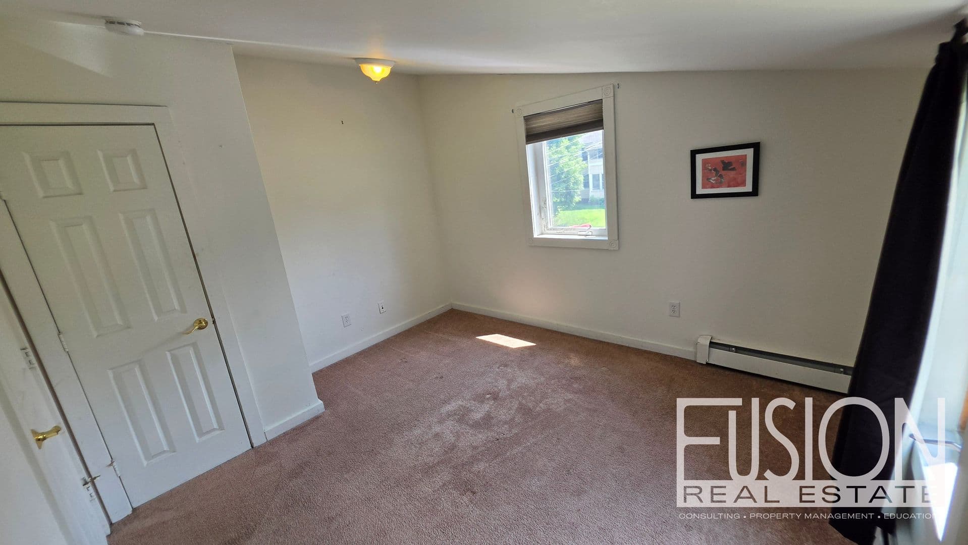 Burlington House: 446 Colchester Avenue