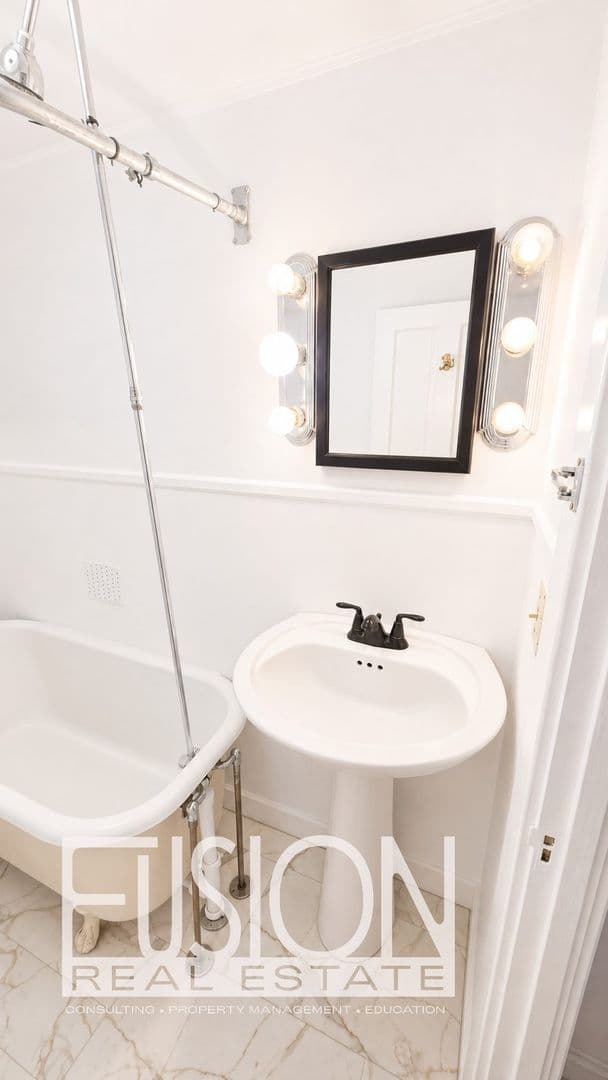 Burlington Apartment: 21-25 Elmwood Avenue