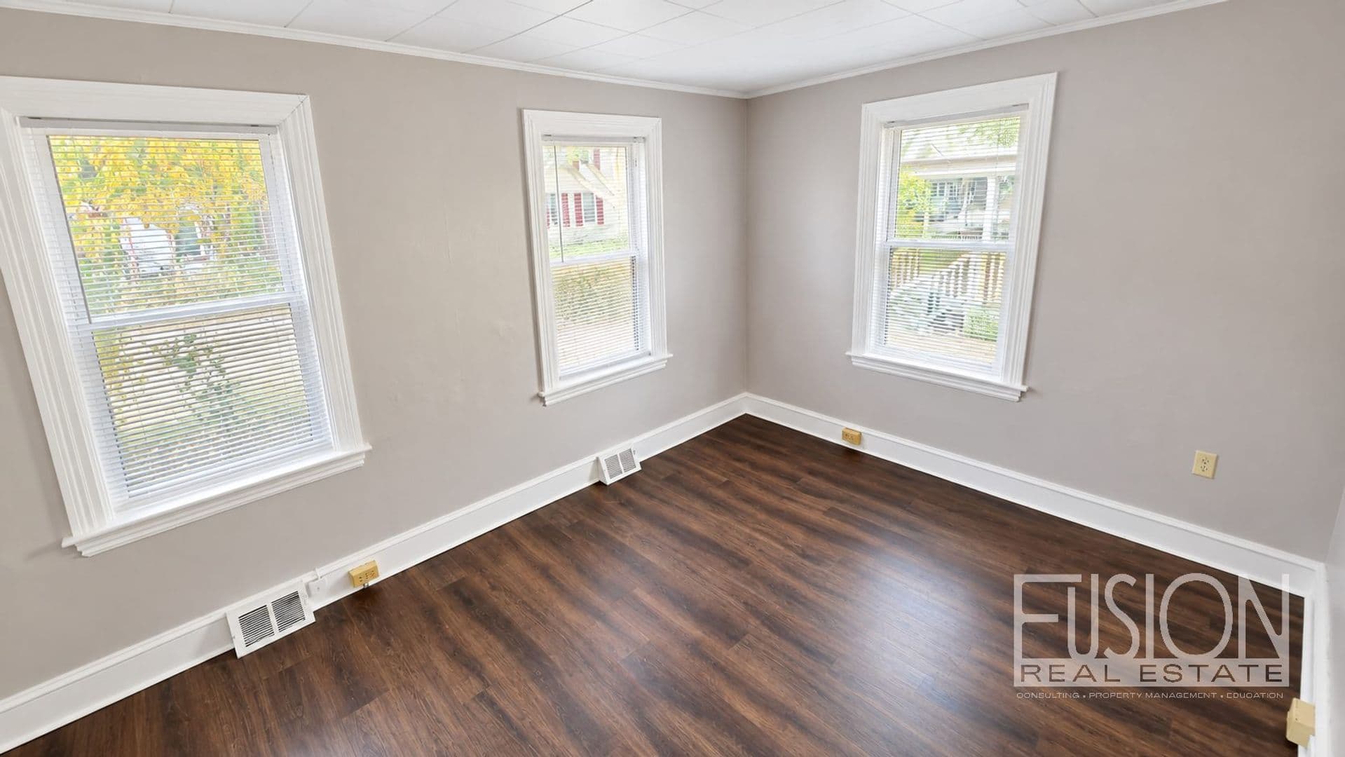 Burlington Apartment: 46 Lafountain Street