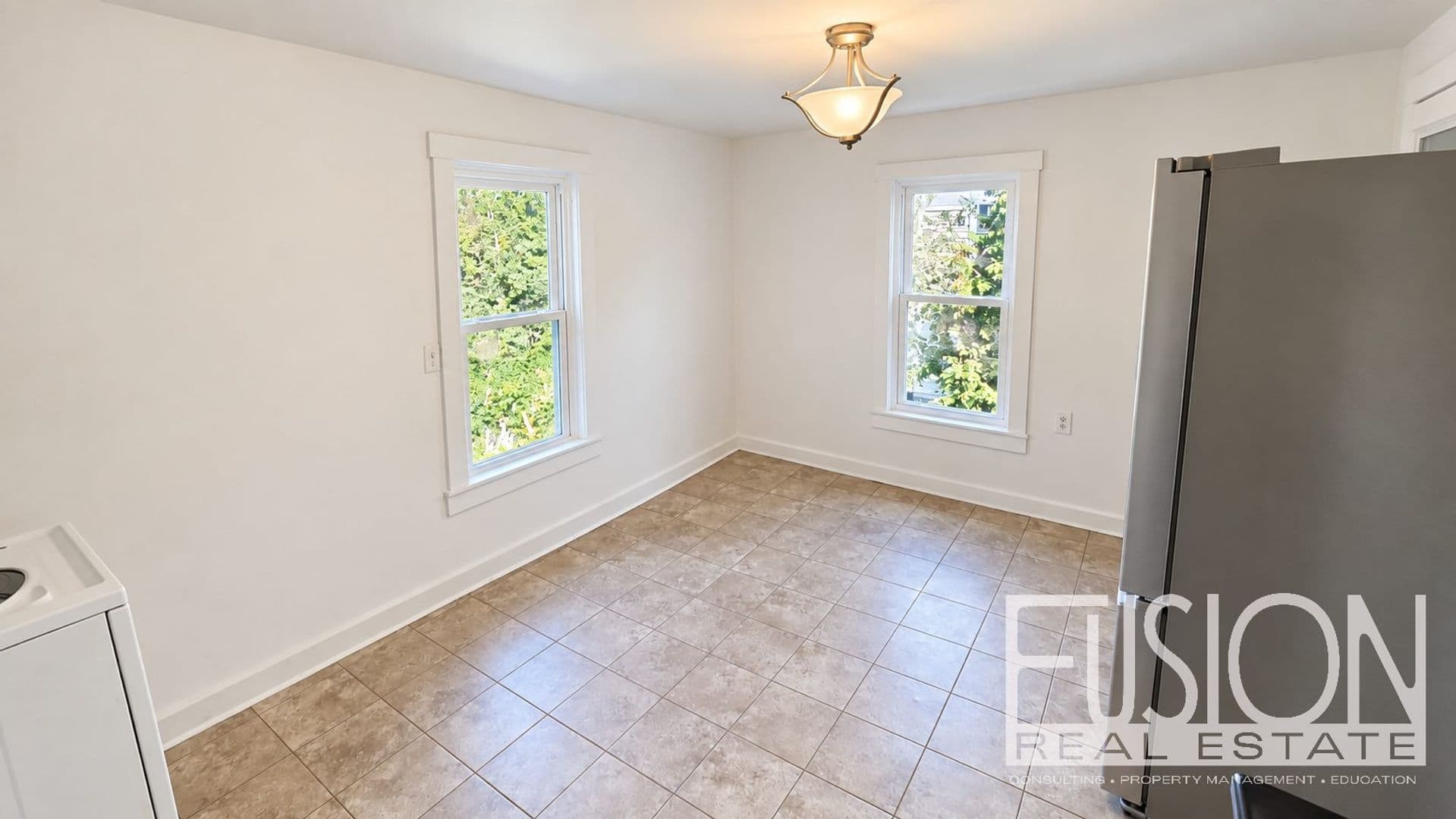 Burlington Apartment: 340 Manhattan Drive