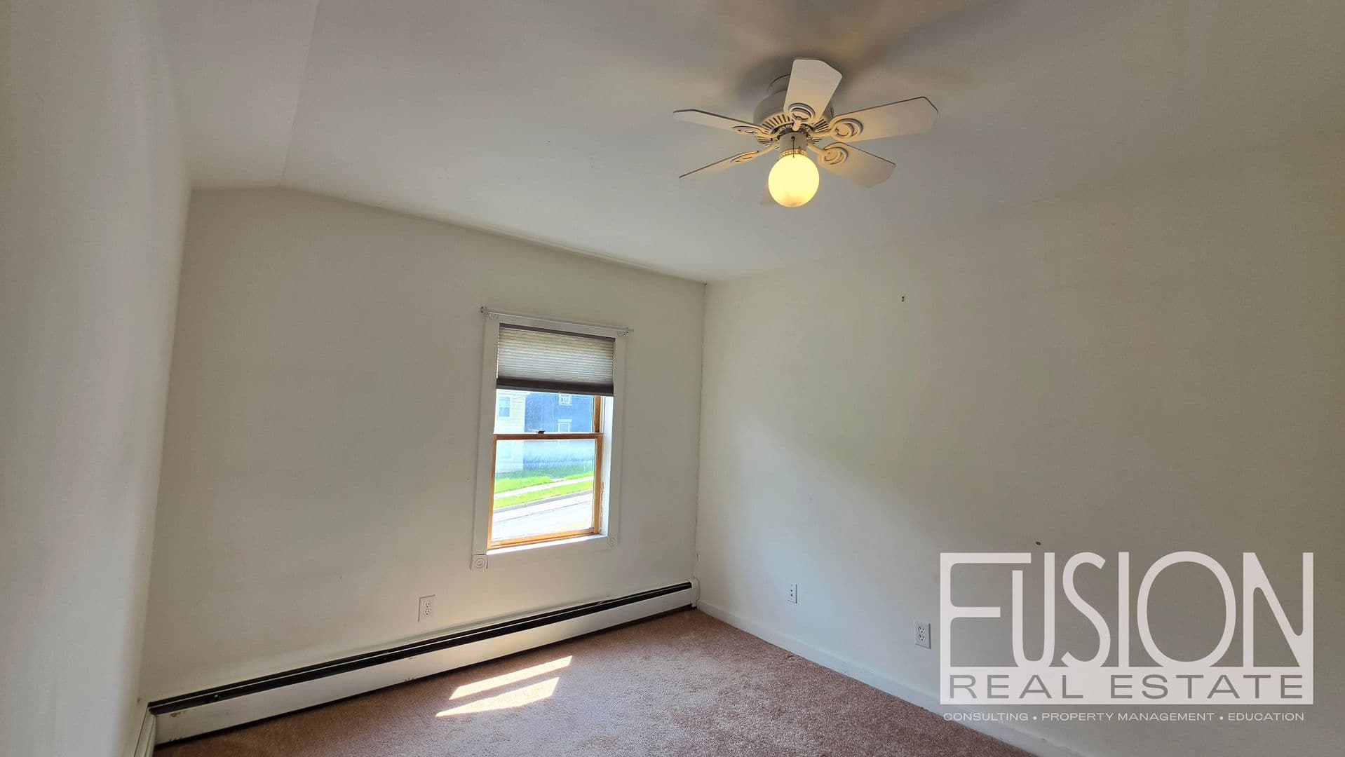 Burlington House: 446 Colchester Avenue