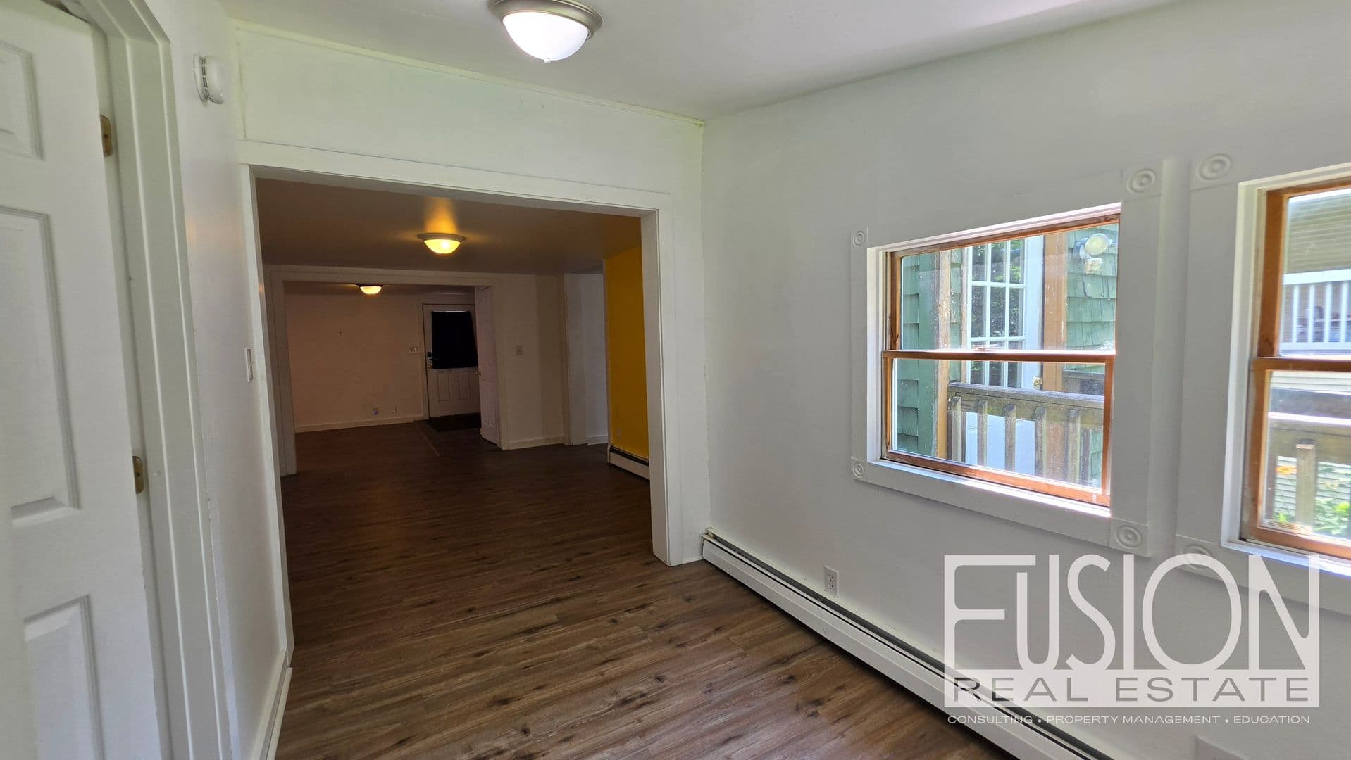 Burlington House: 446 Colchester Avenue