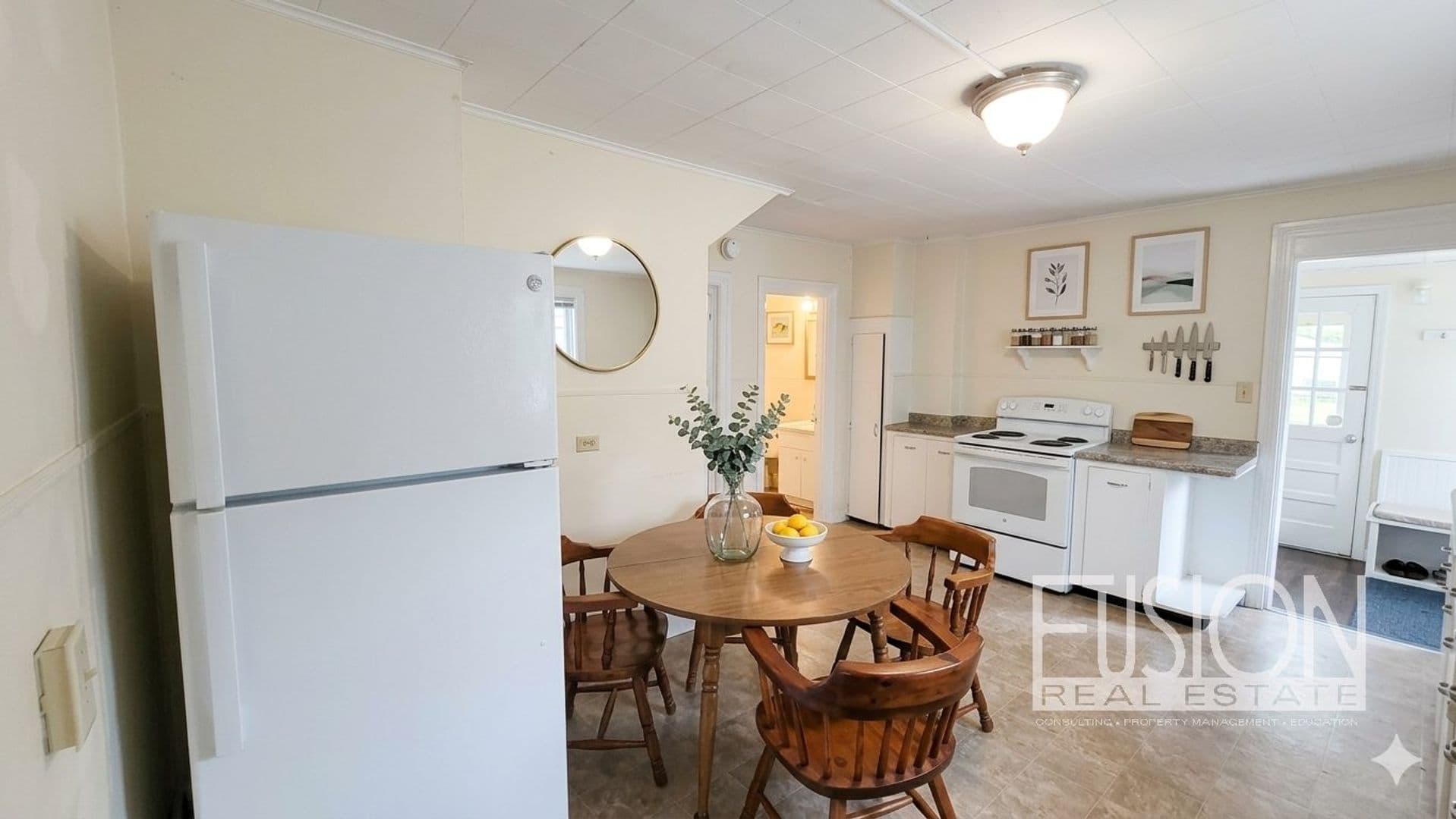 Burlington Apartment: 46 Lafountain Street