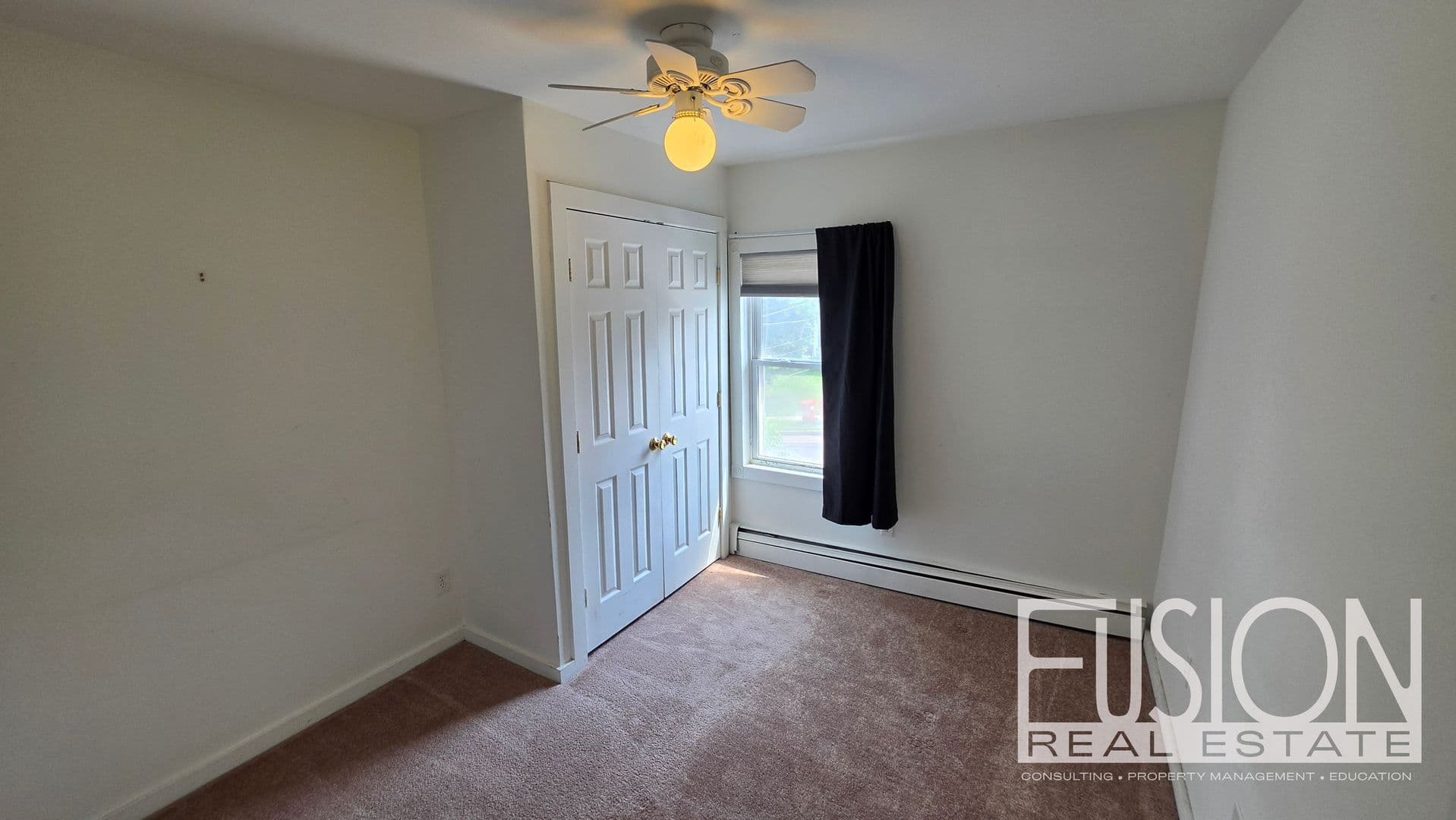 Burlington House: 446 Colchester Avenue