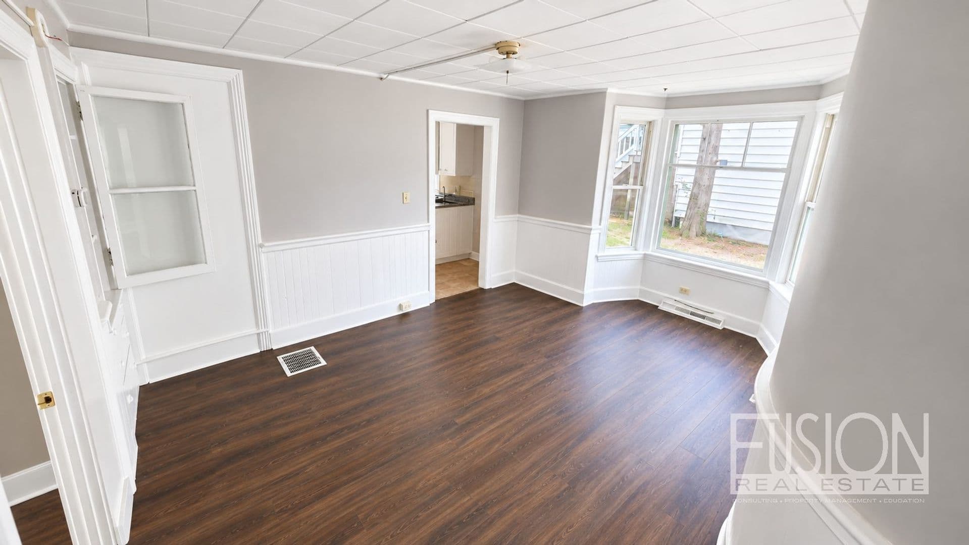 Burlington Apartment: 46 Lafountain Street