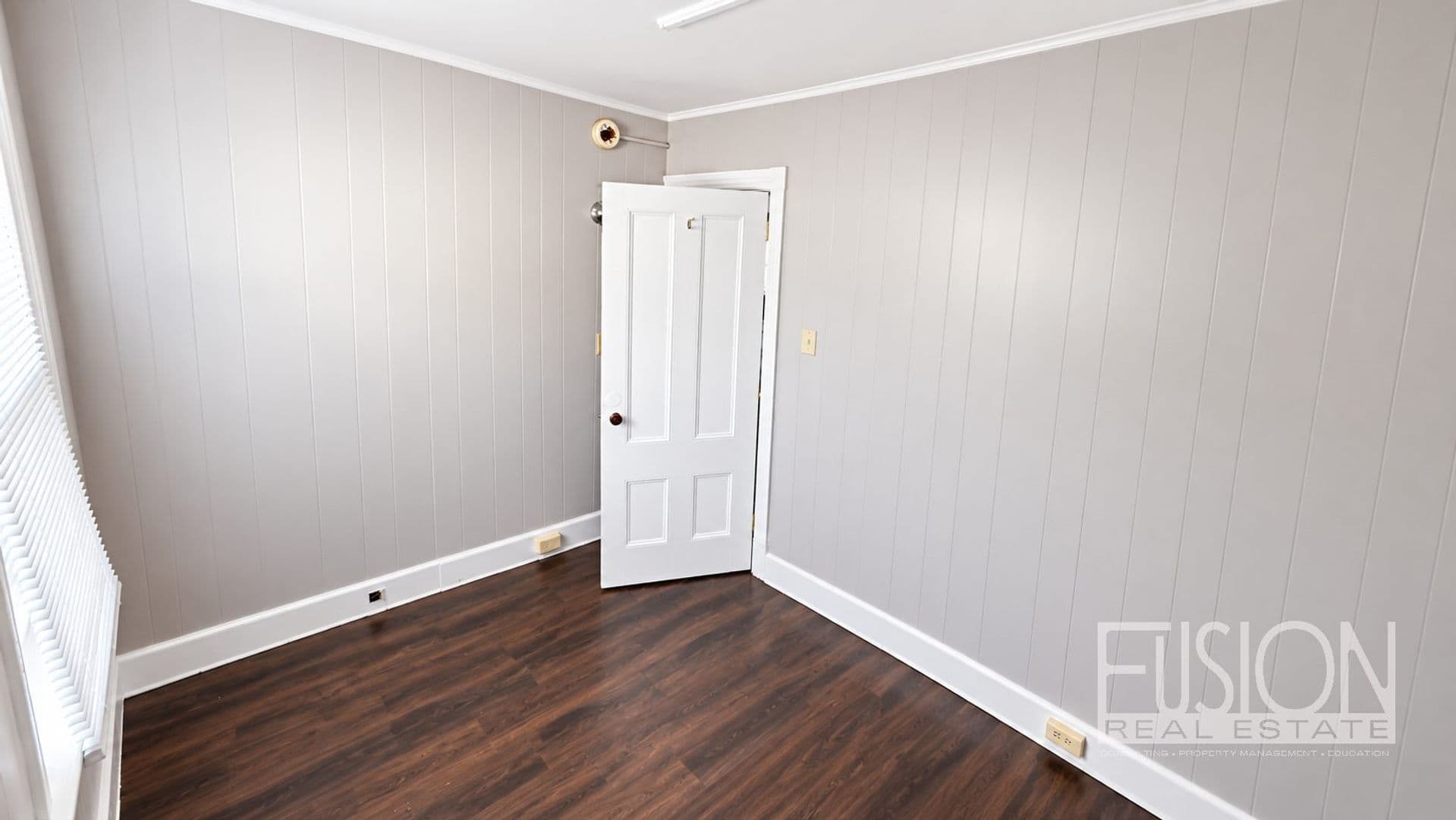 Burlington Apartment: 46 Lafountain Street