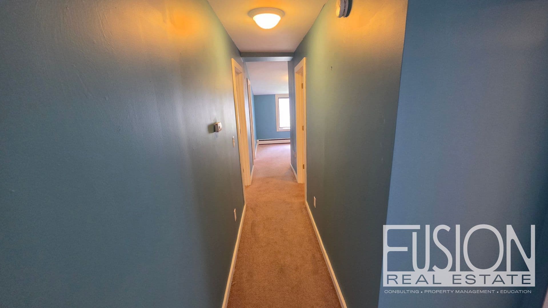 Burlington House: 446 Colchester Avenue