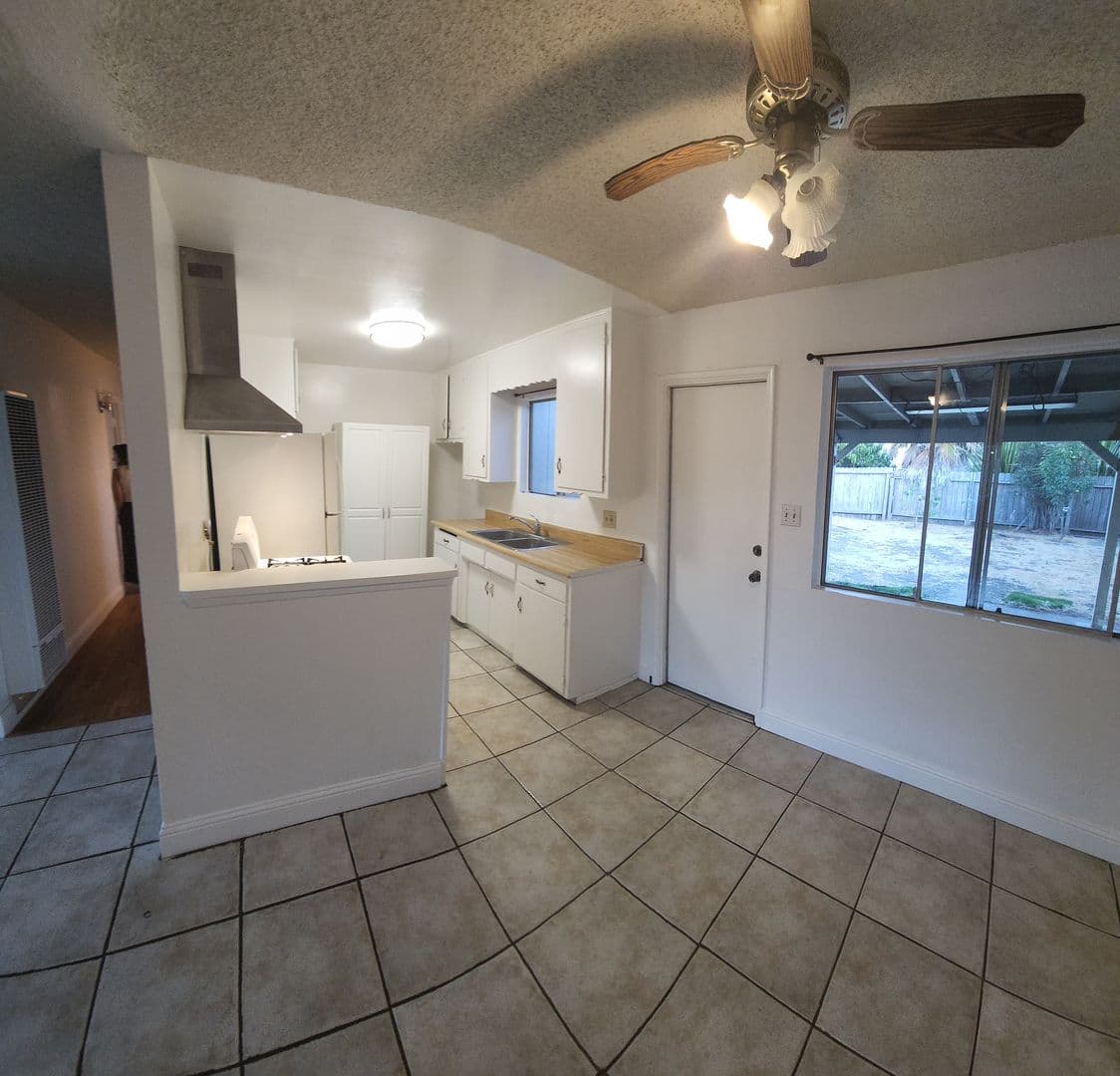 San Luis Obispo House: 1321 Madonna Road