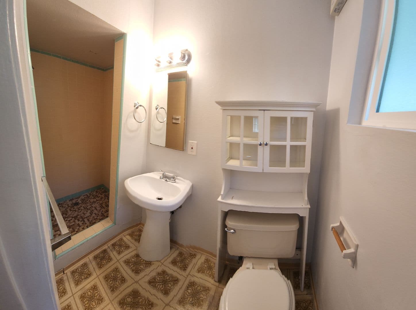 San Luis Obispo House: 147 Cerro Romauldo***