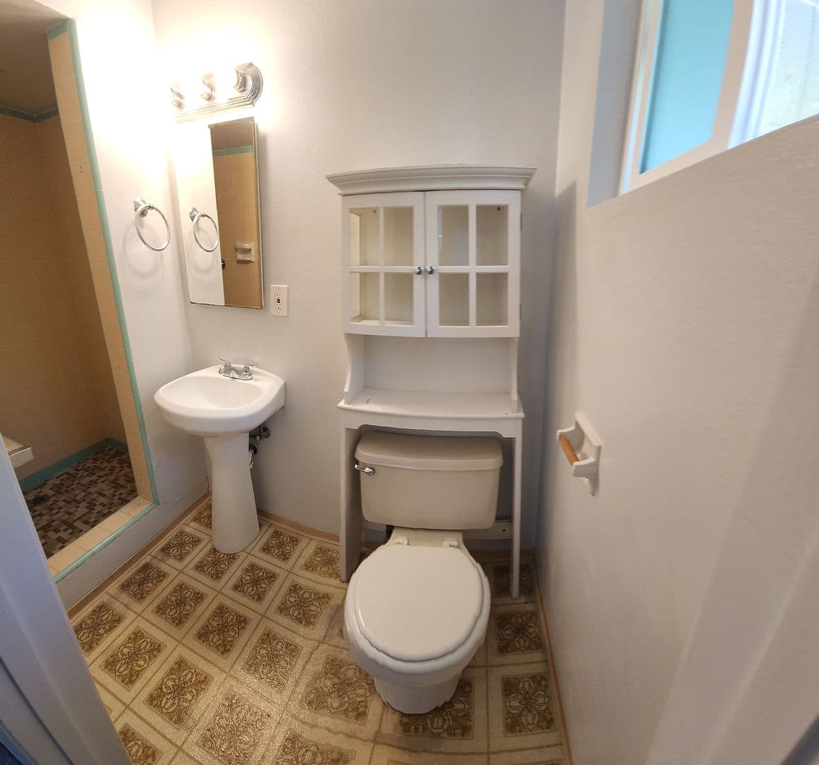 San Luis Obispo House: 147 Cerro Romauldo***