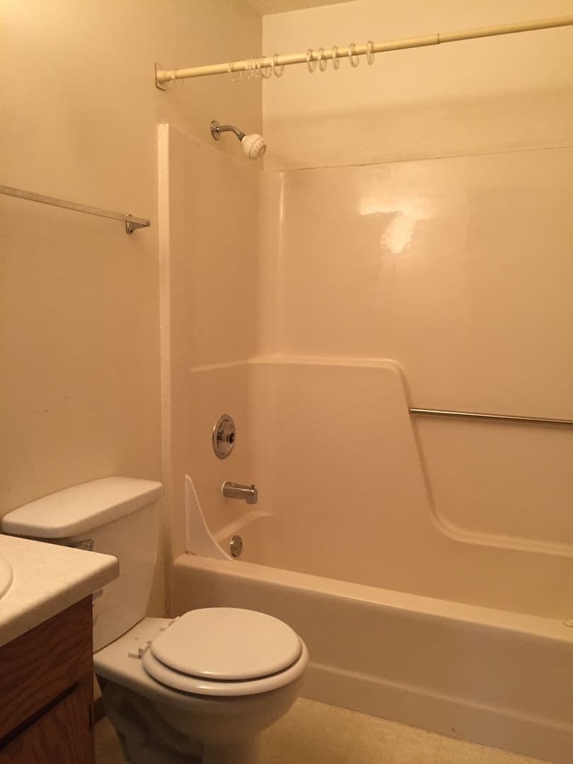 Eau Claire Apartment: 2328 Sessions Street
