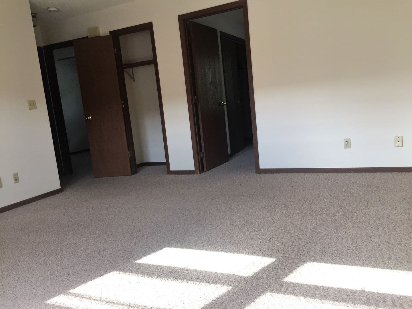 Eau Claire Apartment: 3613 Fairfax Street