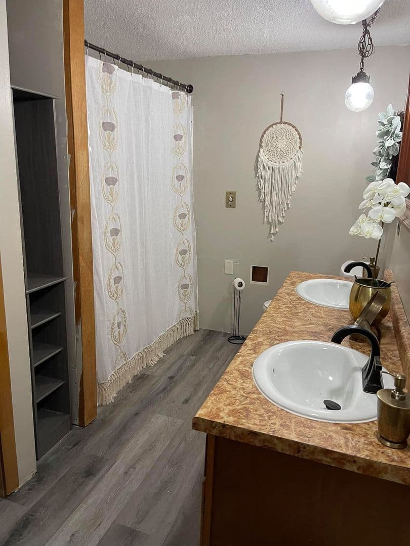 LA CROSSE House: 1430 Bainbridge Street