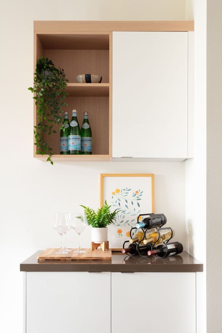 Los Angeles Apartment: 11830 Courtleigh Drive