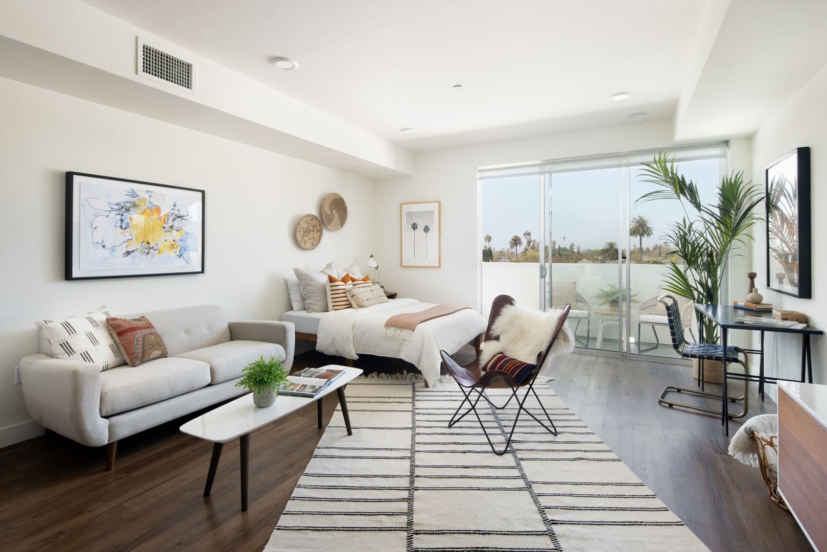 Los Angeles Apartment: 733 N Hudson Avenue
