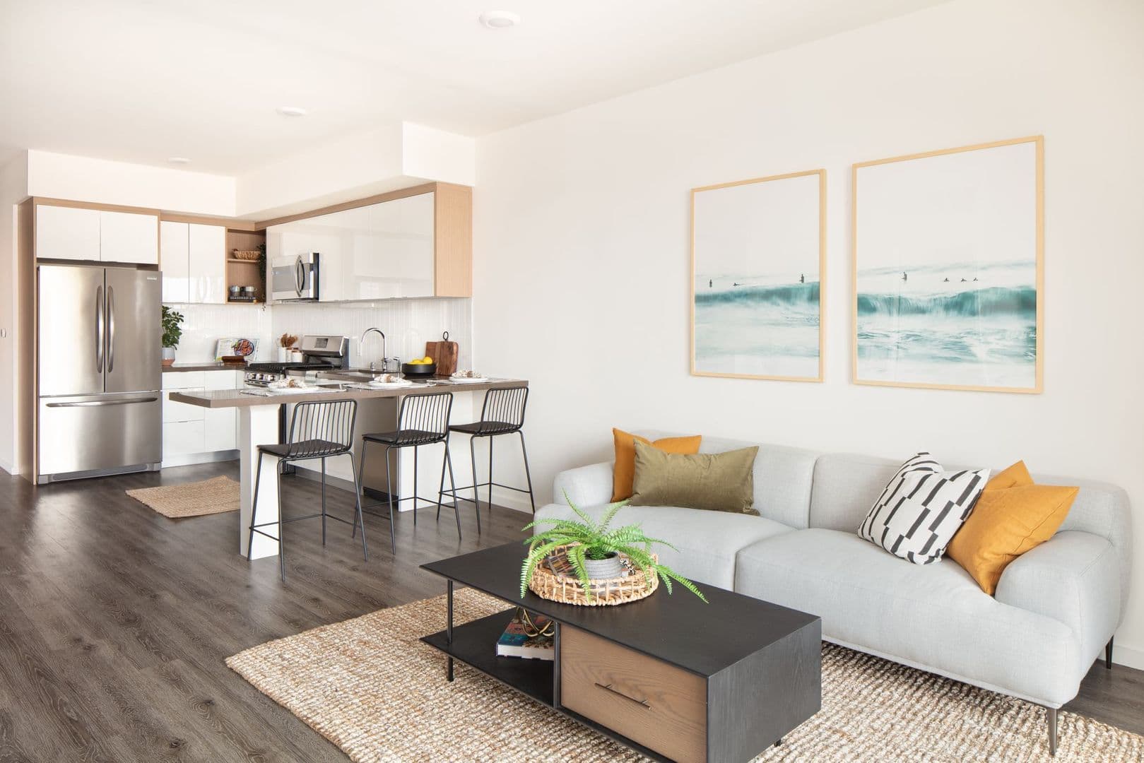 Los Angeles Apartment: 11830 Courtleigh Drive