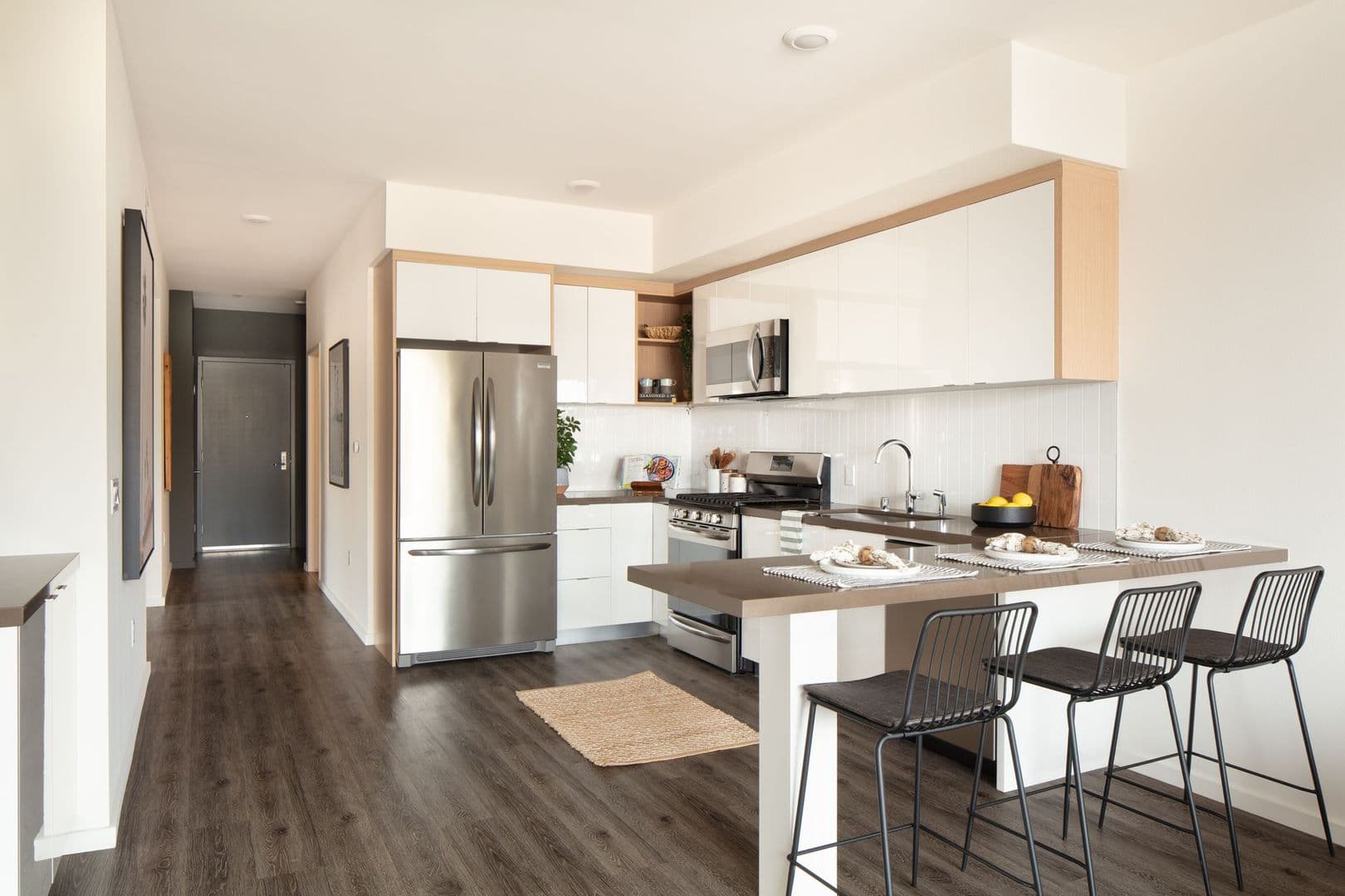 Los Angeles Apartment: 11830 Courtleigh Drive
