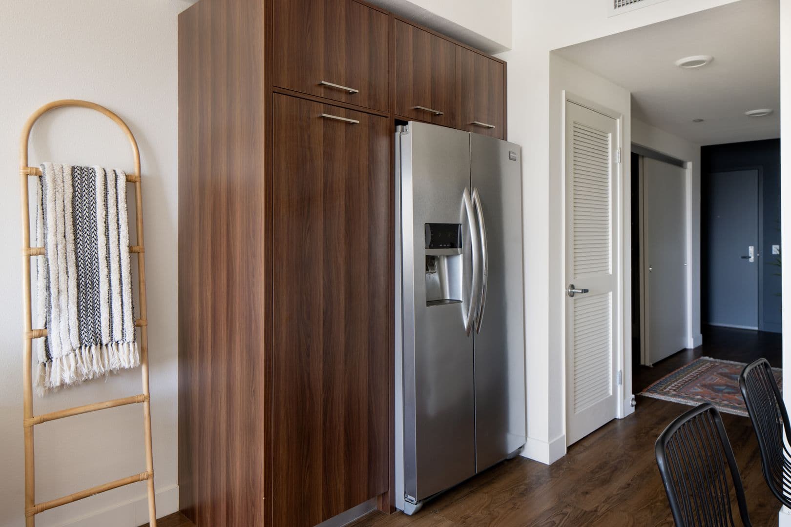 Los Angeles Apartment: 733 N Hudson Avenue
