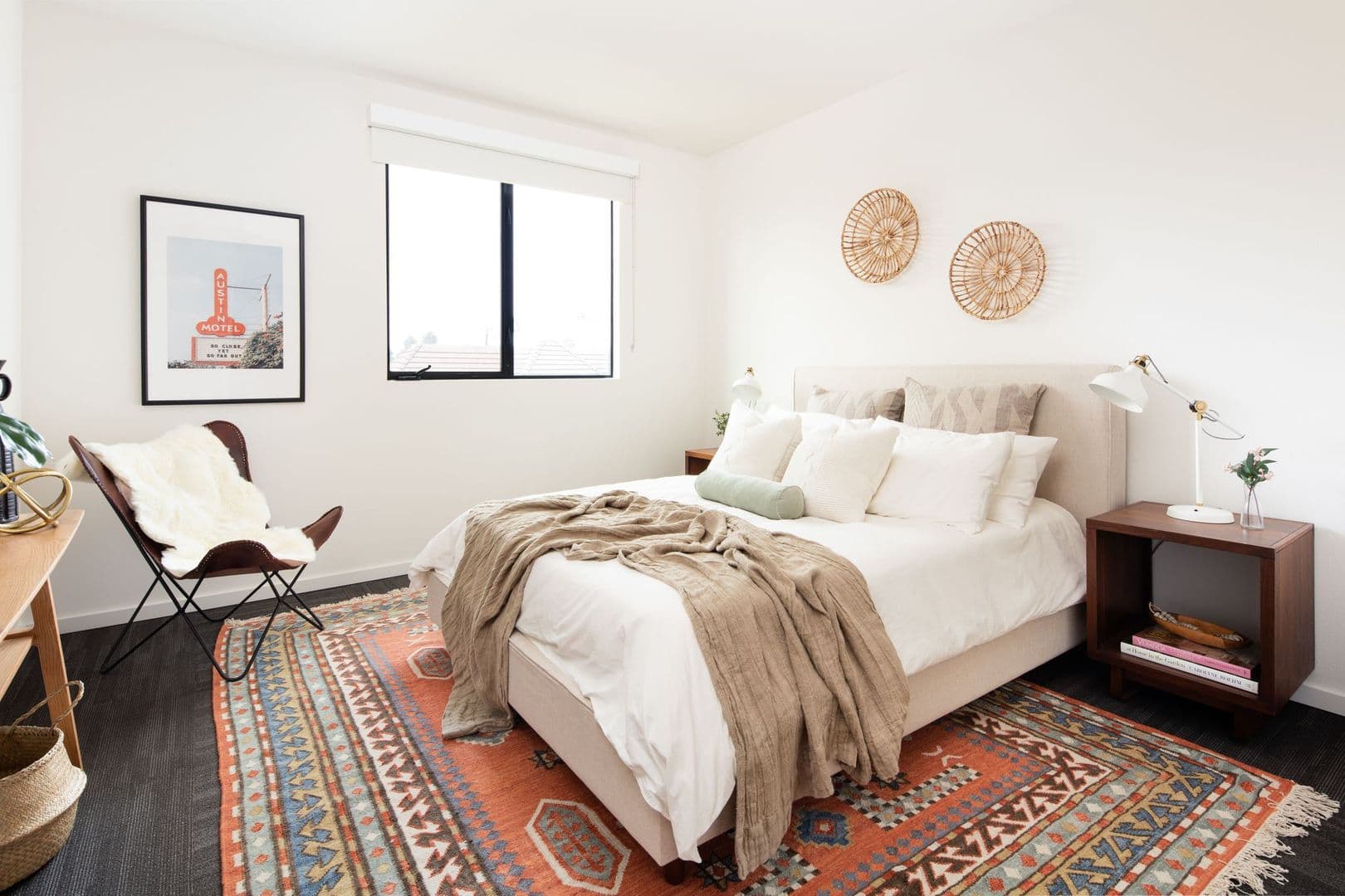 Los Angeles Apartment: 11830 Courtleigh Drive