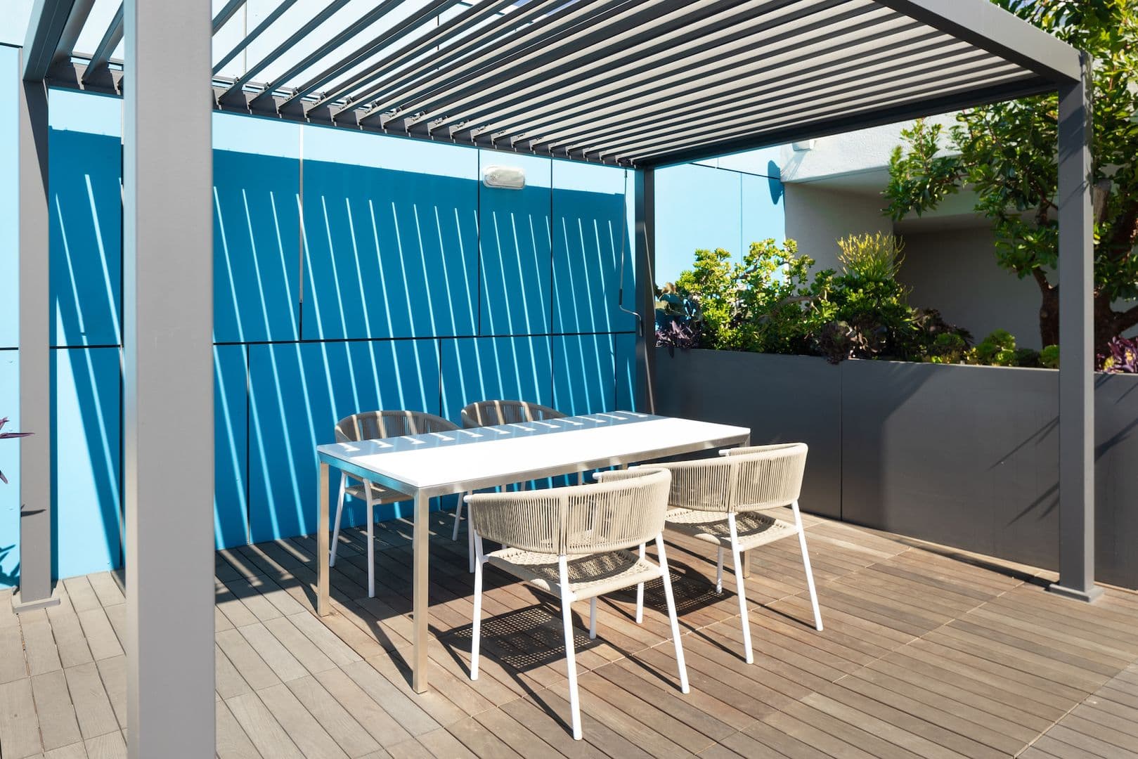 Los Angeles Apartment: 733 N Hudson Avenue